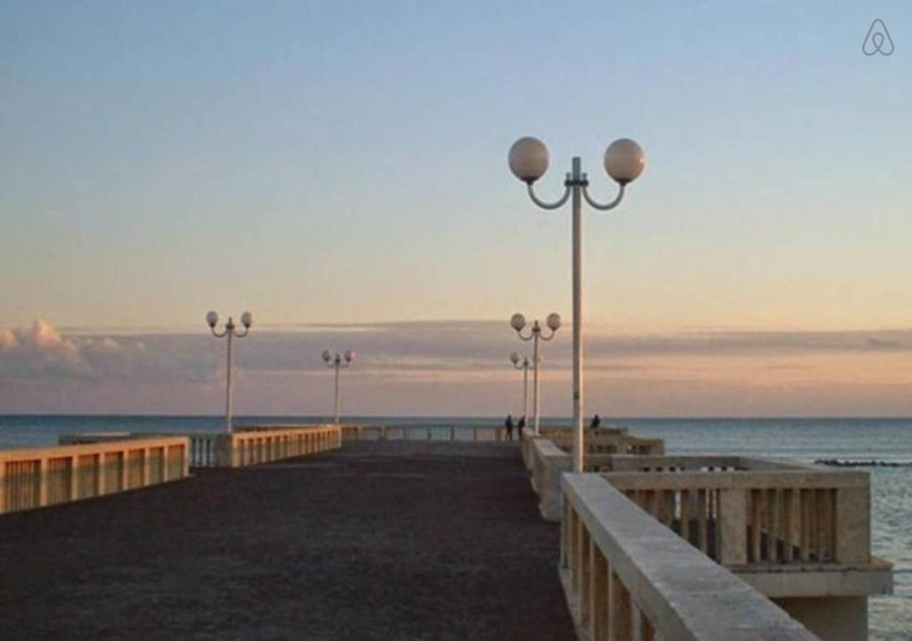 From Ostia Beach To Rome & Airport In A Heartbeat! Bagian luar foto